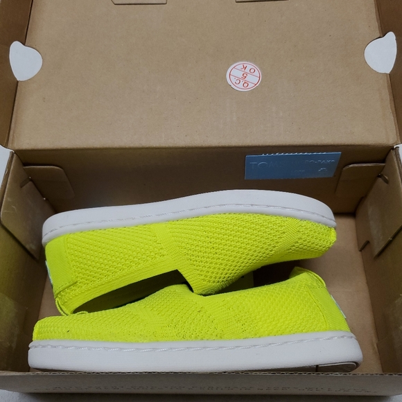 Toms Toddler Shoes Slip On - Picture 4 of 4